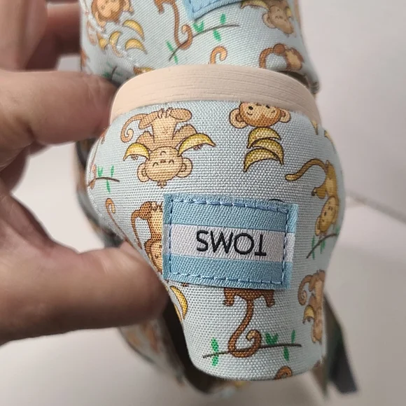 TOMS Monkey Bananas Ortholite Shoes size 7W NWT - Picture 8 of 13